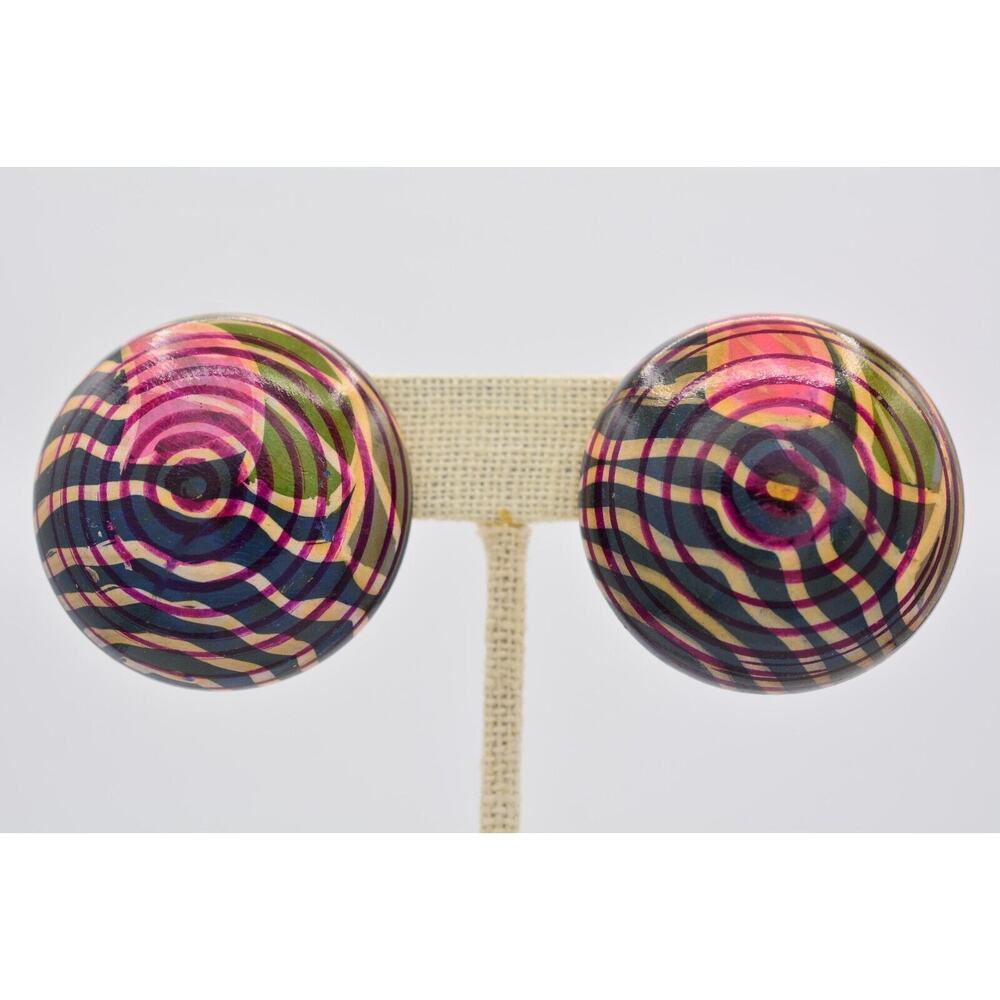 Vintage Wooden Clip Earrings Painted Round Abstract Illusion Pattern 1970s BinAZ